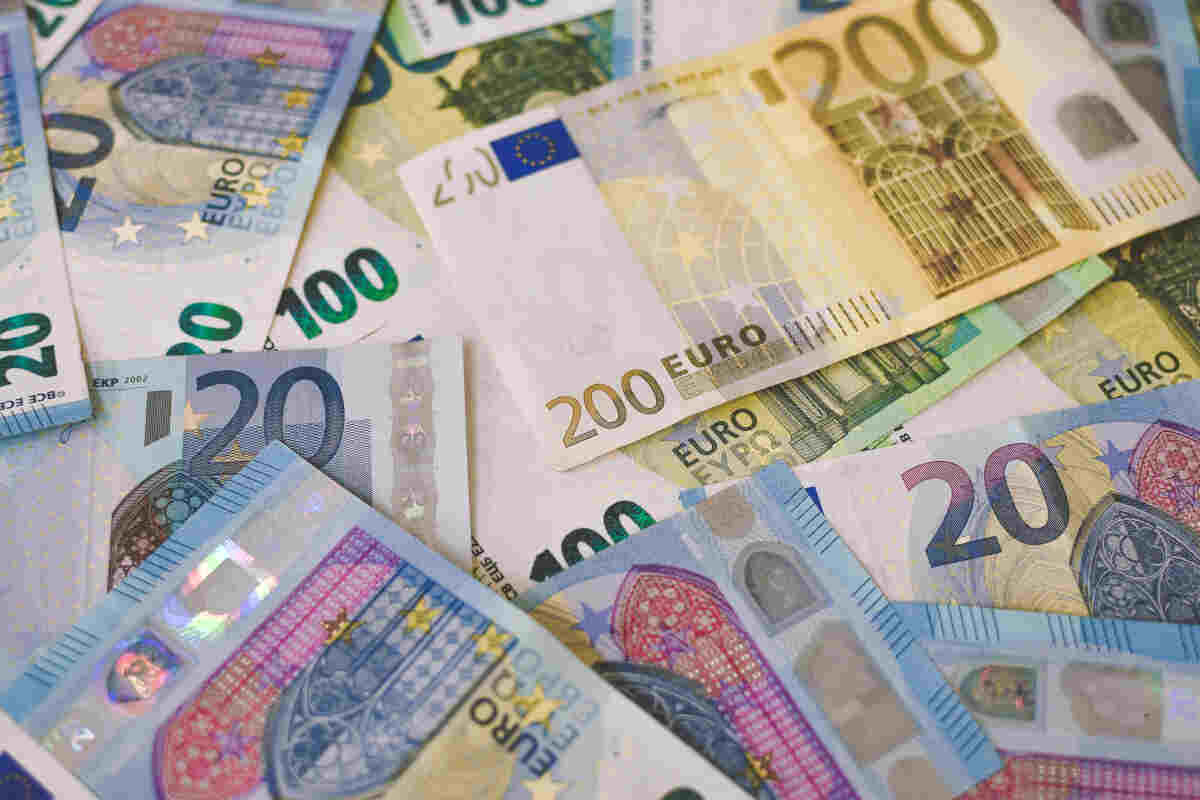 Banconote di euro sparse