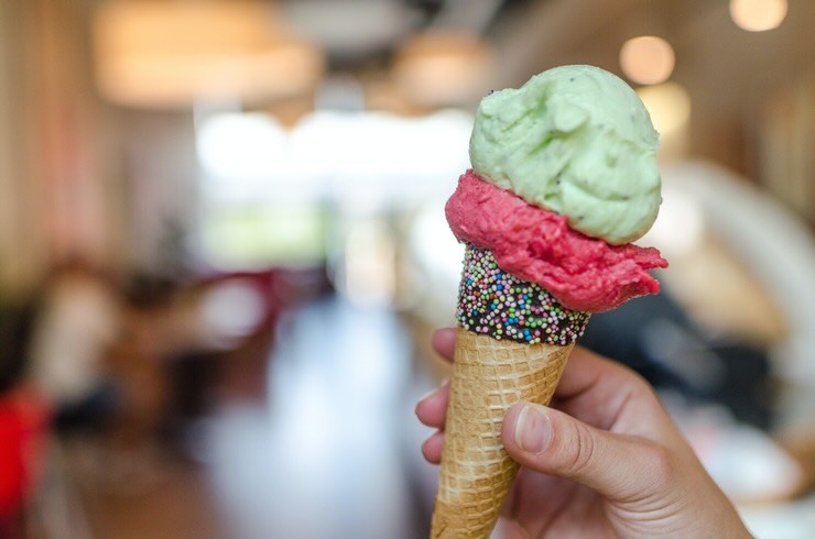 Mal di gola: mangiare gelato non è utile