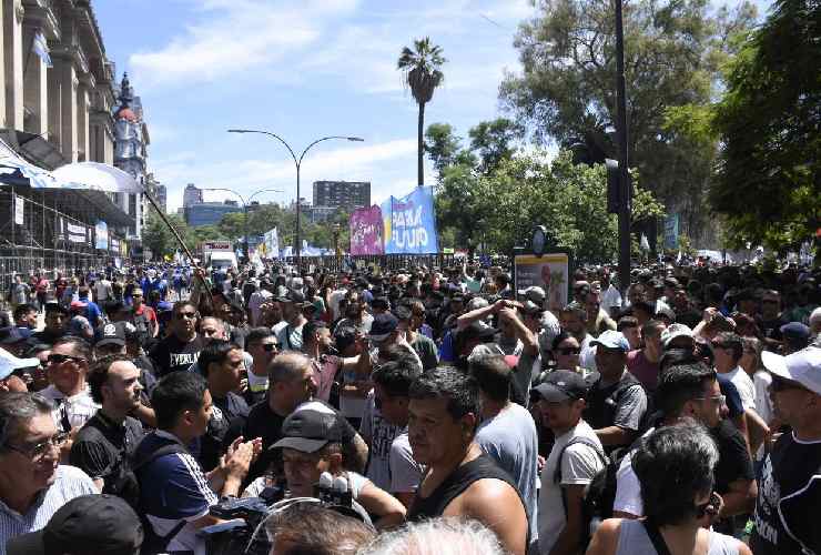 Manifestazioni a Buenos Aires contro le politiche ultra liberiste di Javier Milei