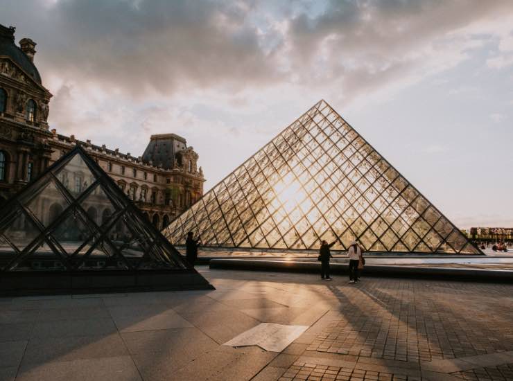 Museo del Louvre a Parigi