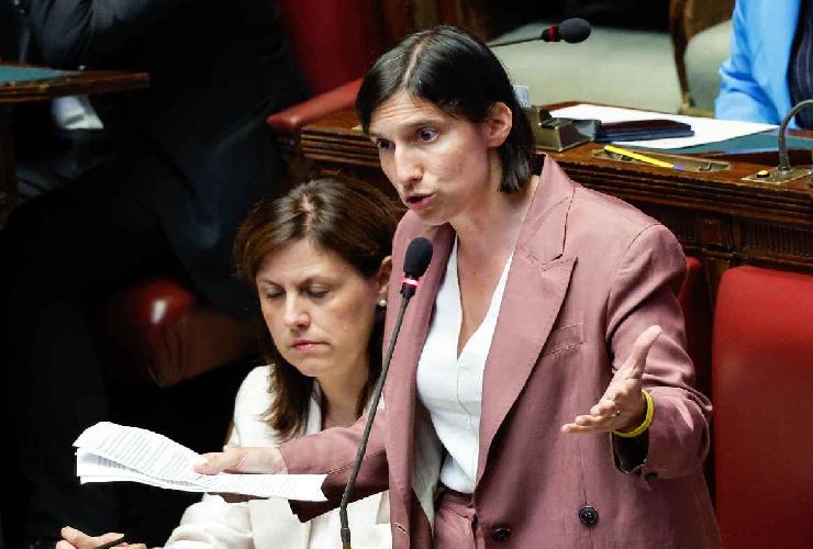 Elly Schlein attacca Giorgia Meloni sulla sanità